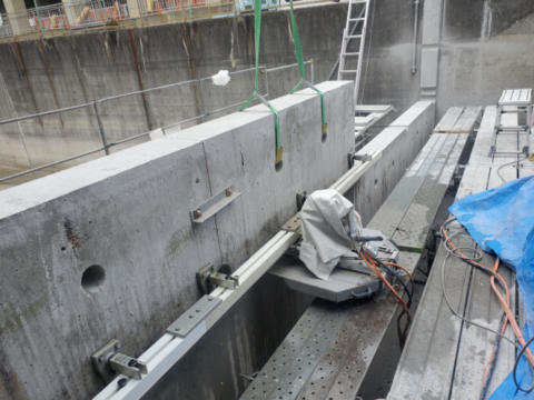 土木施設内仮壁撤去工事（コアボーリング＋ウォールソーイング＋人力斫り）