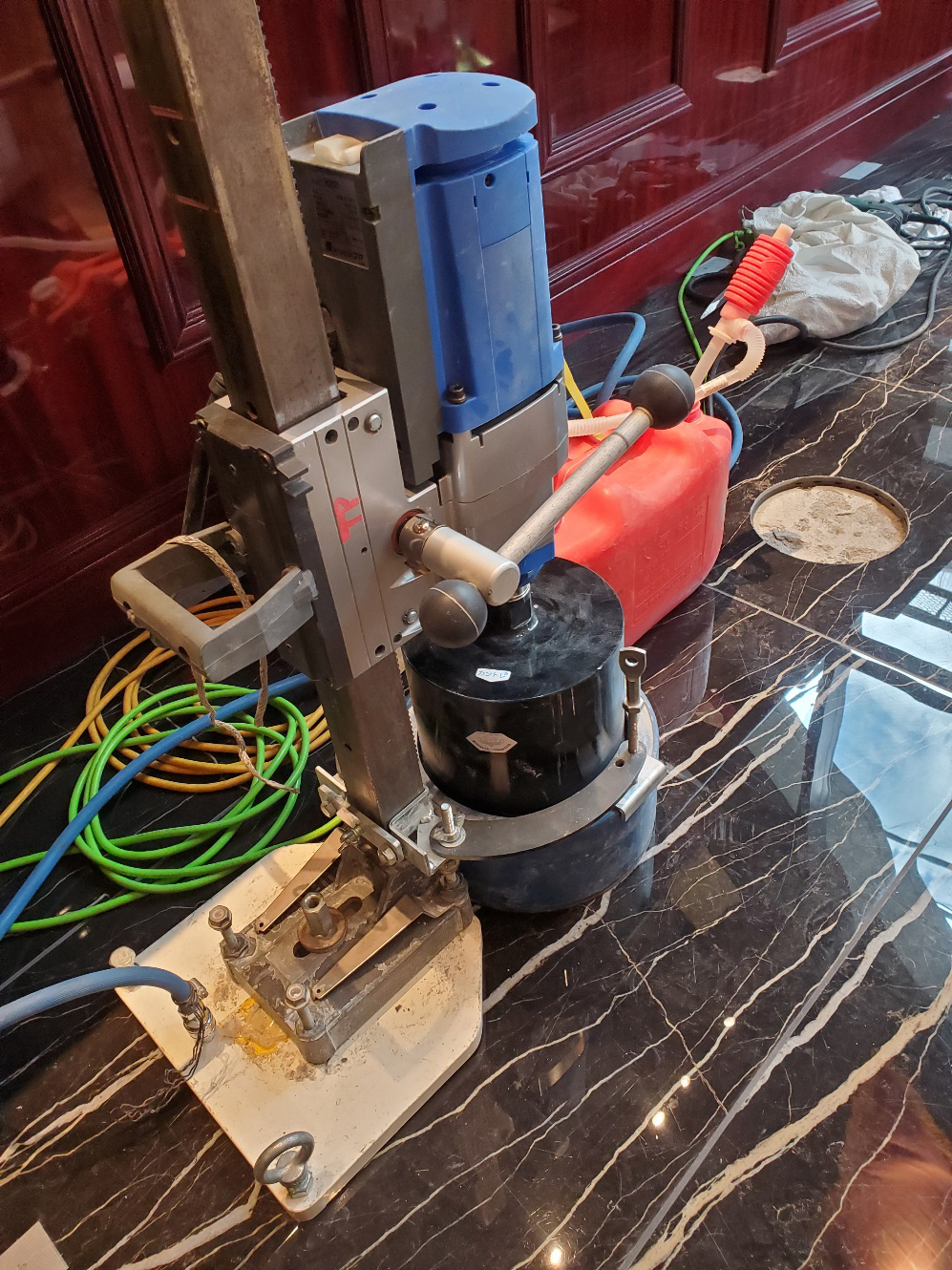 バーカウンターチェア取付け工事