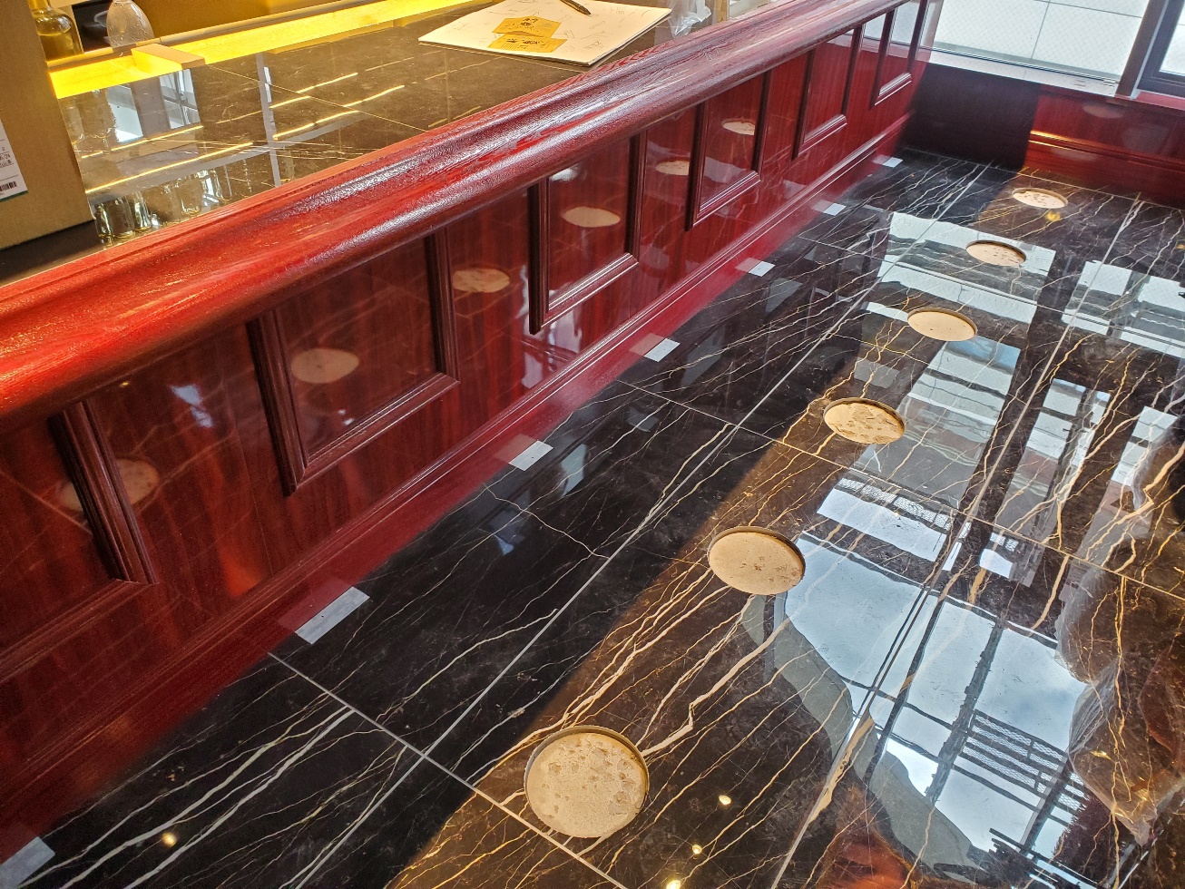 バーカウンターチェア取付け工事